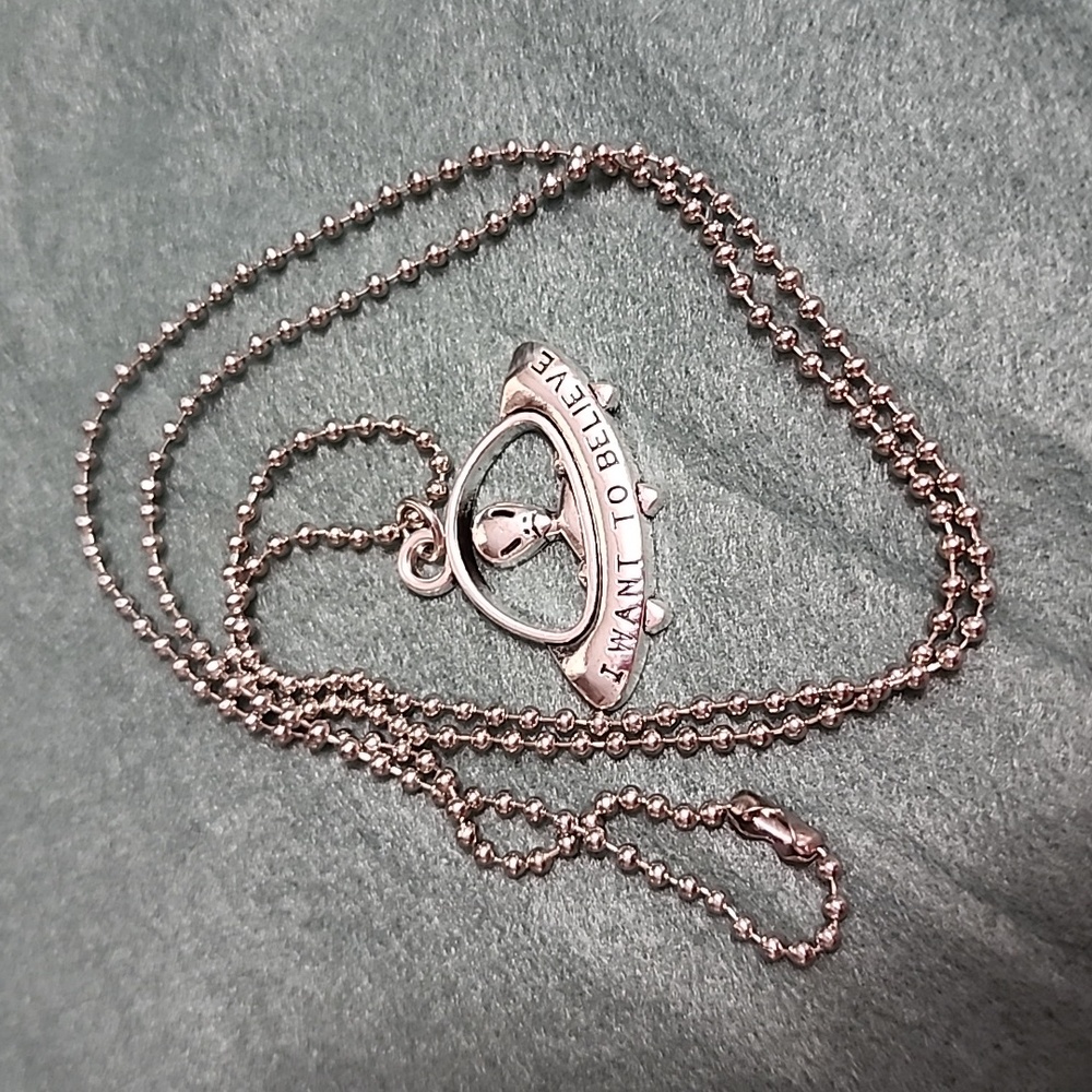UFO Alien necklace